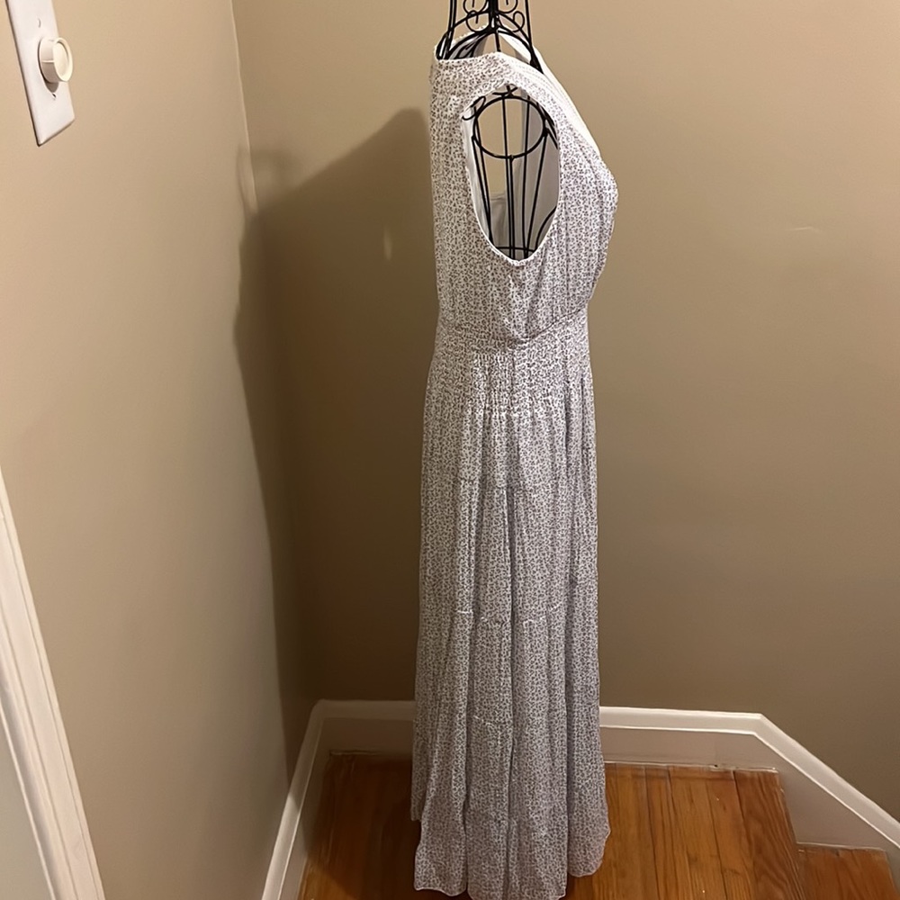 J GLEE 👗 - Picture 2 of 5